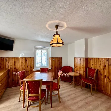 公寓 Central Apartment Canazei *