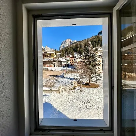 Lägenhet Central Apartment Canazei