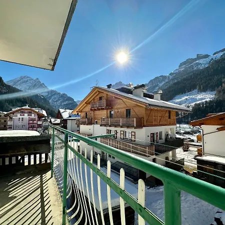 Central Apartment Canazei Appartement *