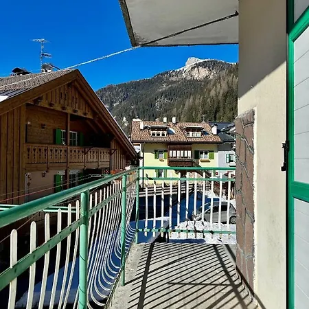 Central Apartment Canazei 公寓 *