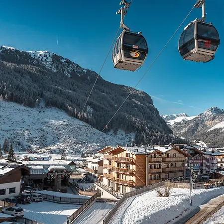 Central Apartment Canazei * Canazei