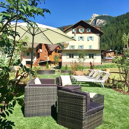 Central Apartment Canazei Appartement *