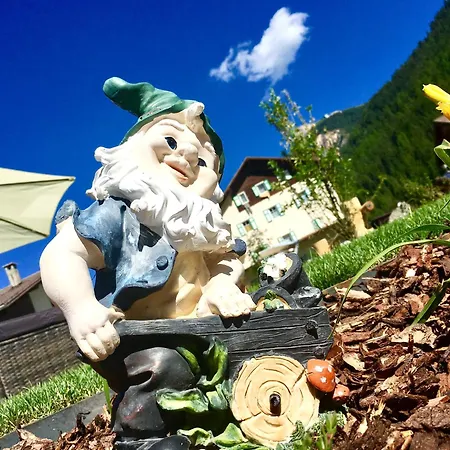 Central Apartment Canazei Apartman *