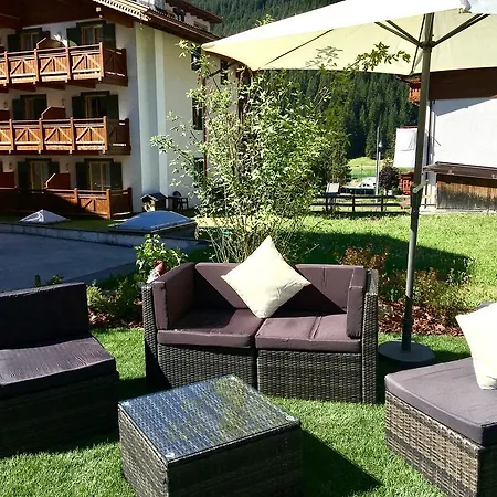 Central Apartment Canazei *