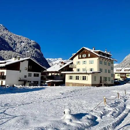 Central Apartment Canazei * Canazei