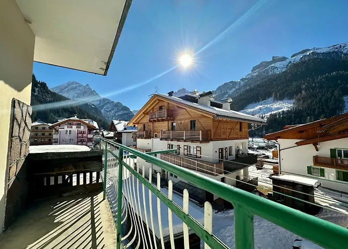 Central Apartment Canazei Apartment *