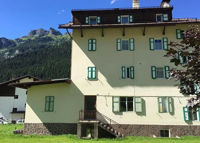 Central Apartment Canazei Apartment