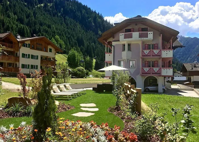 Central Apartment Canazei *