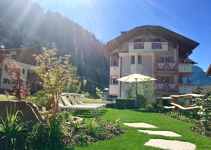 Central Apartment Canazei Apartment *